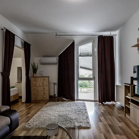 Appartement Six Corners - Bright Corner Pécs