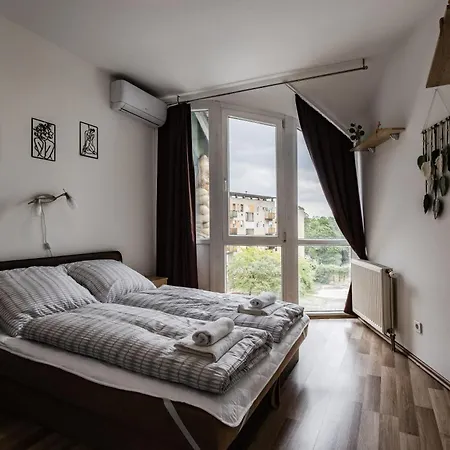 Apartment Six Corners - Bright Corner *