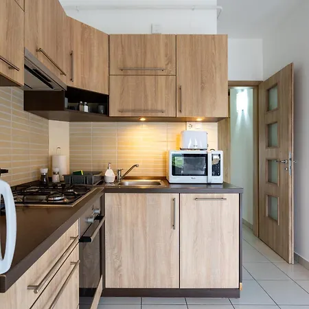 Six Corners - Bright Corner * פץ'